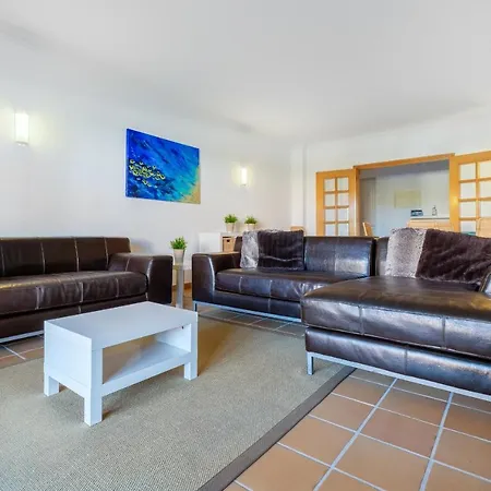 Apartment T3 Caravelas *